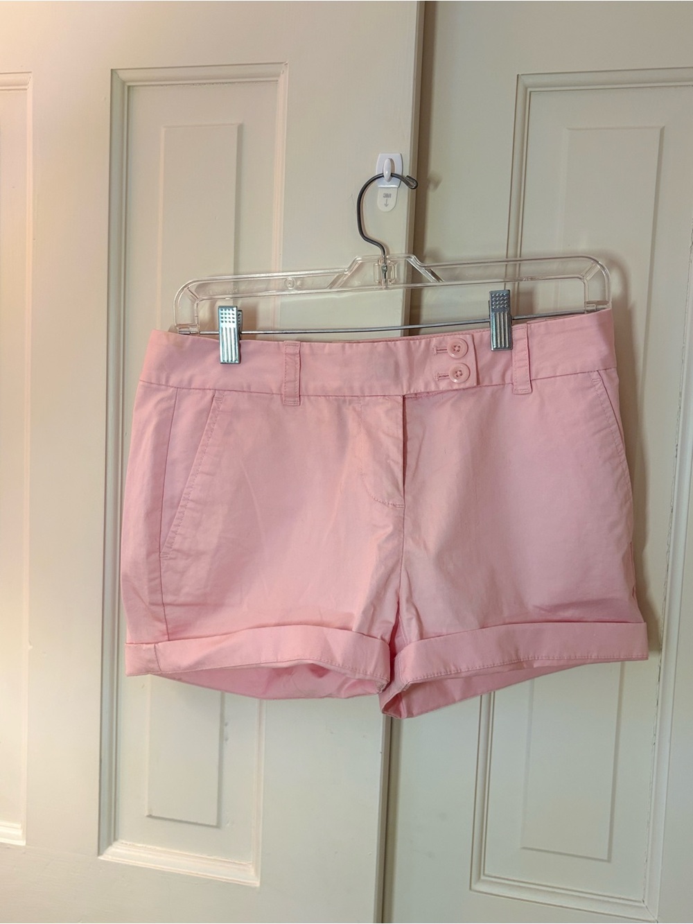 Vineyard Vines Women's Pink Cuffed Shorts